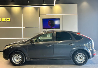 Подержанный автомобиль Ford Focus Hatchback 2010 года (4 фото)