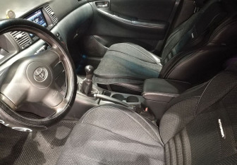 Подержанный автомобиль Toyota Corolla Sedan 2006 года (7 фото)