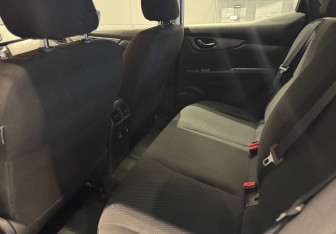 Подержанный автомобиль Nissan Qashqai 2019 года (17 фото)