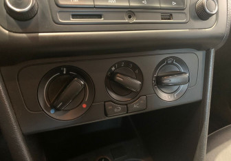 Подержанный автомобиль Volkswagen Polo Sedan 2013 года (12 фото)