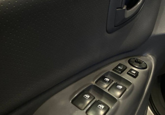 Подержанный автомобиль Hyundai Tucson 2005 года (13 фото)