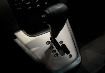 Подержанный автомобиль Hyundai Tucson 2006 года (18 фото)