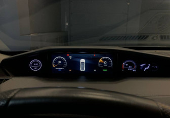 Подержанный автомобиль Changan UNI-V 2023 года (11 фото)