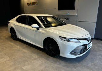 Подержанный автомобиль Toyota Camry Sedan 2018 года (2 фото)