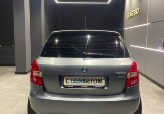 Подержанный автомобиль Skoda Fabia Hatchback 2012 года (5 фото)