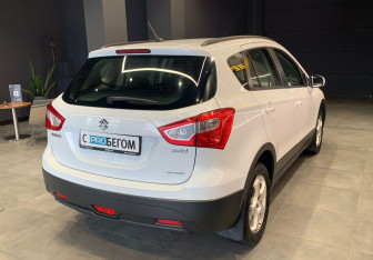 Подержанный автомобиль Suzuki SX4 Hatchback 2014 года (5 фото)