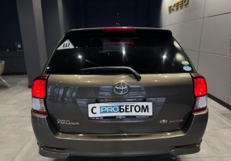 Подержанный автомобиль Toyota Corolla Wagon 2013 года (6 фото)