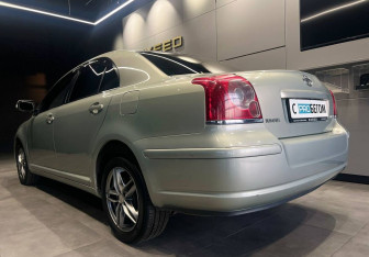 Подержанный автомобиль Toyota Avensis Sedan 2007 года (7 фото)