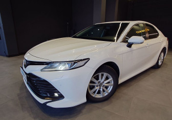 Подержанный автомобиль Toyota Camry Sedan 2020 года (3 фото)