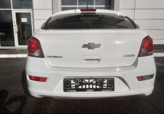Подержанный автомобиль Chevrolet Cruze Hatchback 2014 года (10 фото)