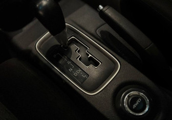 Подержанный автомобиль Mitsubishi Outlander 2012 года (12 фото)