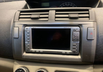 Подержанный автомобиль Toyota Passo Sette 2009 года (8 фото)