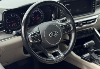 Подержанный автомобиль Kia K5 2020 года (8 фото)