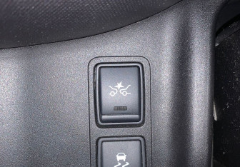 Подержанный автомобиль Nissan Serena Minivan 2017 года (19 фото)