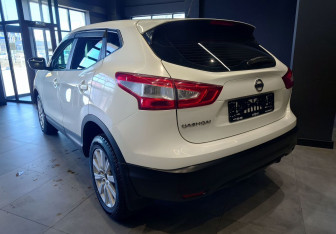 Подержанный автомобиль Nissan Qashqai 2015 года (5 фото)