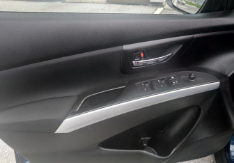 Подержанный автомобиль Suzuki SX4 Hatchback 2018 года (17 фото)