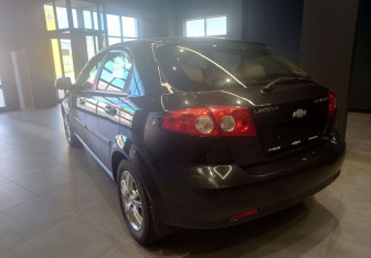 Подержанный автомобиль Chevrolet Lacetti Hatchback 2012 года (6 фото)