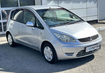 Подержанный автомобиль Mitsubishi Colt Hatchback 2010 года (4 фото)