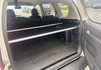 Подержанный автомобиль Toyota RAV4 2011 года (11 фото)