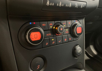 Подержанный автомобиль Nissan Qashqai 2008 года (12 фото)