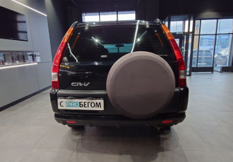 Подержанный автомобиль Honda CR-V 2002 года (5 фото)