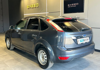 Подержанный автомобиль Ford Focus Hatchback 2010 года (8 фото)