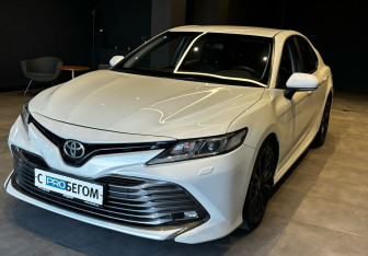Подержанный автомобиль Toyota Camry Sedan 2018 года (10 фото)