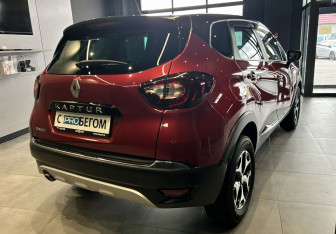 Подержанный автомобиль Renault Kaptur 2020 года (8 фото)
