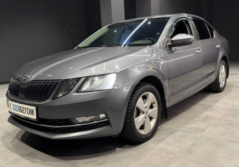 Подержанный автомобиль Skoda Octavia Liftback 2018 года (4 фото)