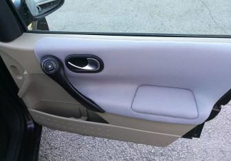 Подержанный автомобиль Renault Megane Sedan 2008 года (19 фото)