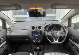 Подержанный автомобиль Nissan Note 2017 года (12 фото)
