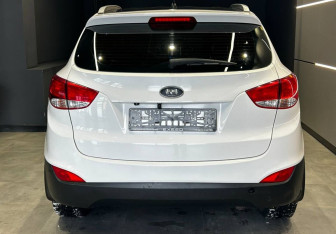 Подержанный автомобиль Hyundai ix35 2011 года (5 фото)