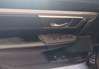 Подержанный автомобиль Honda CR-V 2020 года (16 фото)