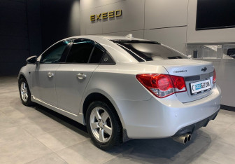Подержанный автомобиль Chevrolet Cruze Sedan 2012 года (7 фото)