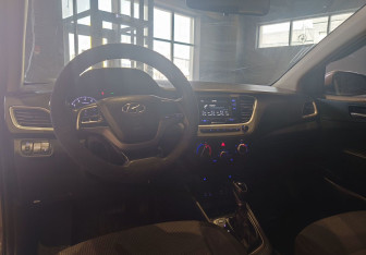 Подержанный автомобиль Hyundai Solaris Sedan 2018 года (11 фото)