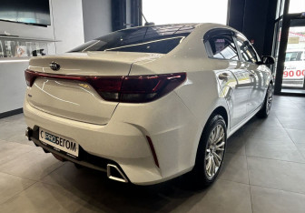 Подержанный автомобиль Kia Rio Sedan 2020 года (6 фото)