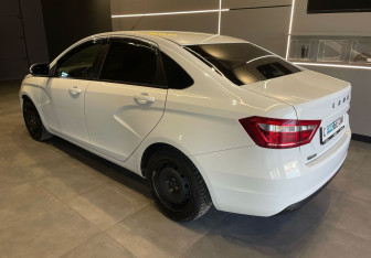Подержанный автомобиль LADA (ВАЗ) Vesta Sedan 2019 года (4 фото)