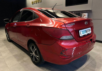 Подержанный автомобиль Hyundai Solaris Sedan 2012 года (7 фото)