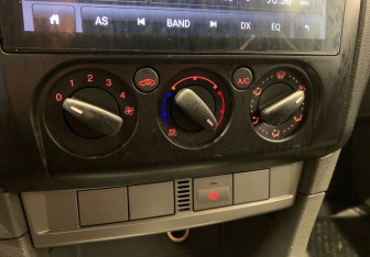 Подержанный автомобиль Ford Focus Hatchback 2011 года (8 фото)