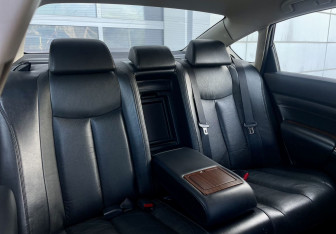 Подержанный автомобиль Nissan Teana 2011 года (7 фото)