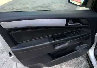 Подержанный автомобиль Opel Zafira Compactvan 2006 года (15 фото)