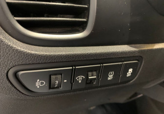 Подержанный автомобиль Kia Rio Sedan 2019 года (9 фото)