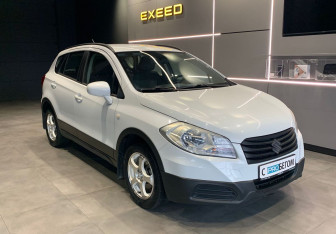 Подержанный автомобиль Suzuki SX4 Hatchback 2014 года (2 фото)