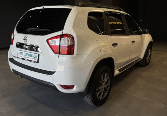 Подержанный автомобиль Nissan Terrano 2014 года (5 фото)