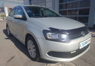 Подержанный автомобиль Volkswagen Polo Sedan 2012 года (6 фото)