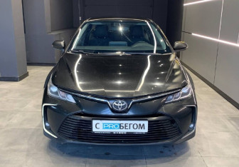 Подержанный автомобиль Toyota Corolla Sedan 2019 года (5 фото)