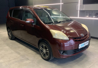 Подержанный автомобиль Toyota Passo Sette 2009 года (2 фото)