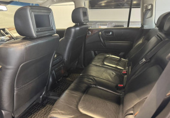 Подержанный автомобиль Nissan Patrol 2011 года (14 фото)