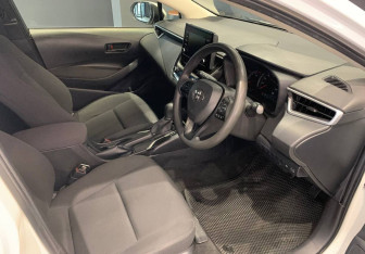 Подержанный автомобиль Toyota Corolla Wagon 2019 года (14 фото)