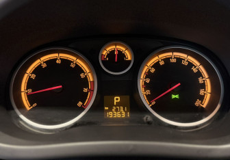 Подержанный автомобиль Opel Corsa 2008 года (13 фото)